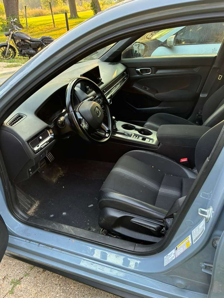 Driver Area — Before - Reflejo Elemental Auto Detailing