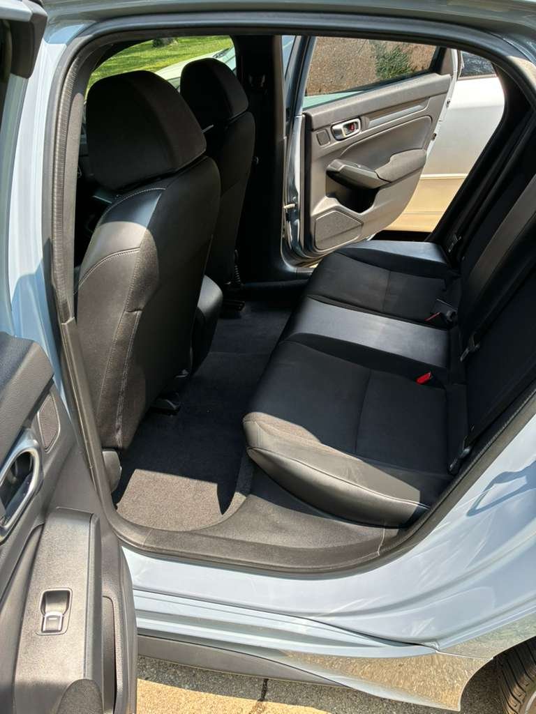Rear Seating — After - Reflejo Elemental Auto Detailing